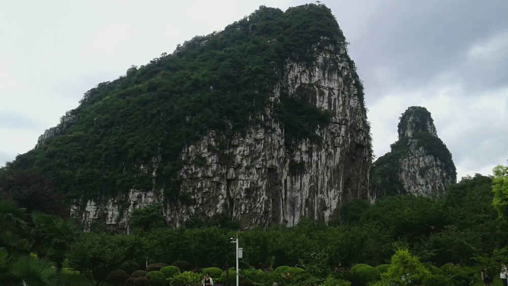 桂林古东瀑布，可以爬的瀑布，不可错过。
