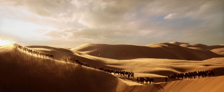 我是沧海一粒沙-响沙湾游记 这里的沙子会唱歌 响沙湾。坐落在内蒙古鄂尔多斯市达拉特旗的库布其沙漠中，