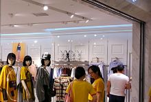 太平鸟女装(鄞州银泰环球城店)购物图片