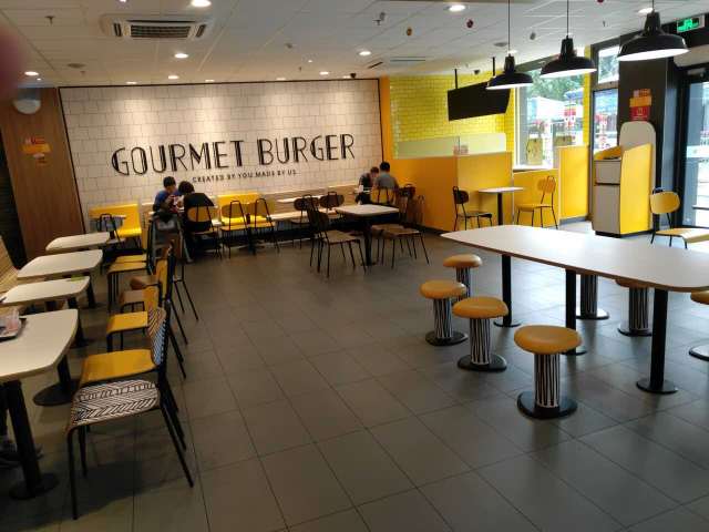 麦当劳(新江北路分店)