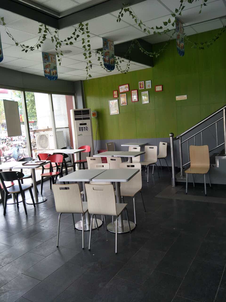 华莱士·全鸡汉堡(武邑联华店)