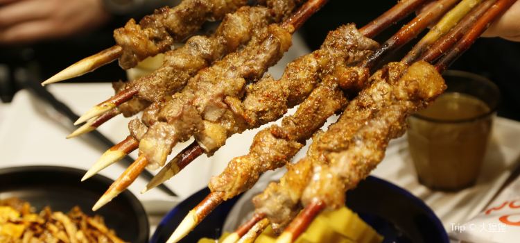 Shang Tong Guan Shi Shang Xi Bei Cai Hong Tu Street - 