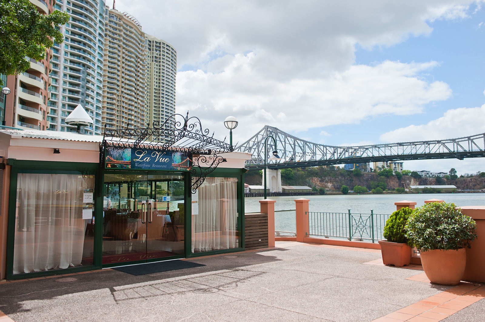 La Vue Waterfront Restaurant餐厅图片