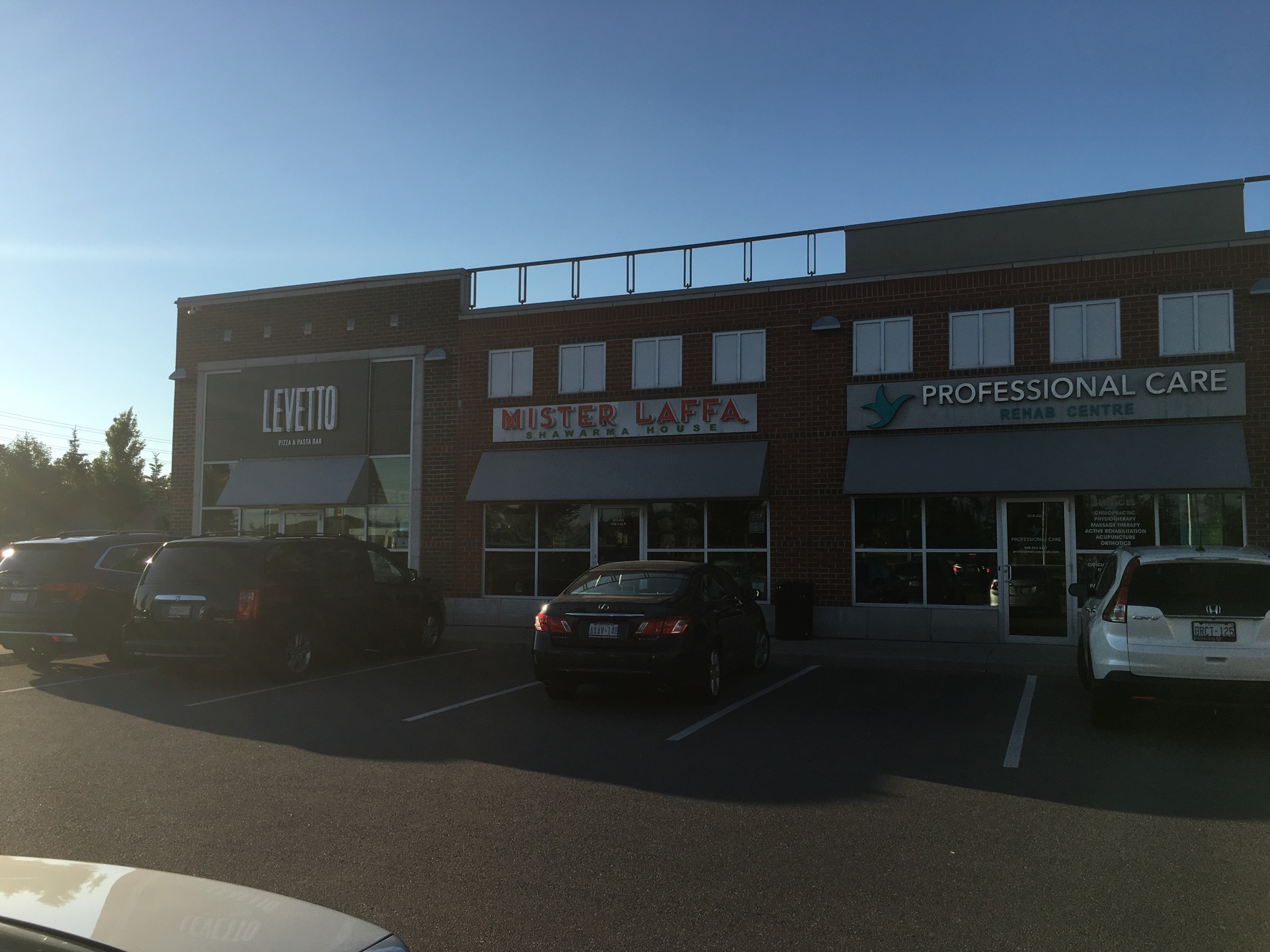 Mister Laffa Shawarma House餐厅图片