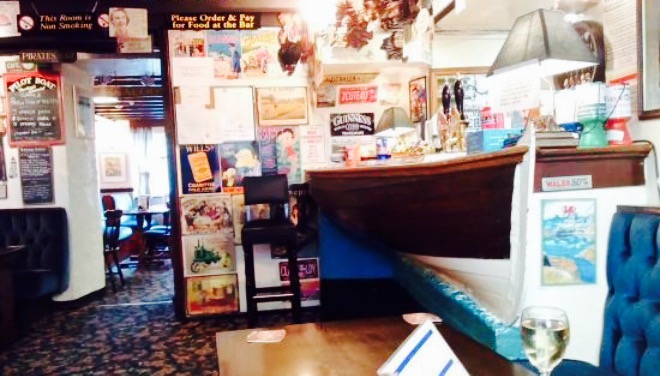 The Pilot Boat Inn餐厅图片