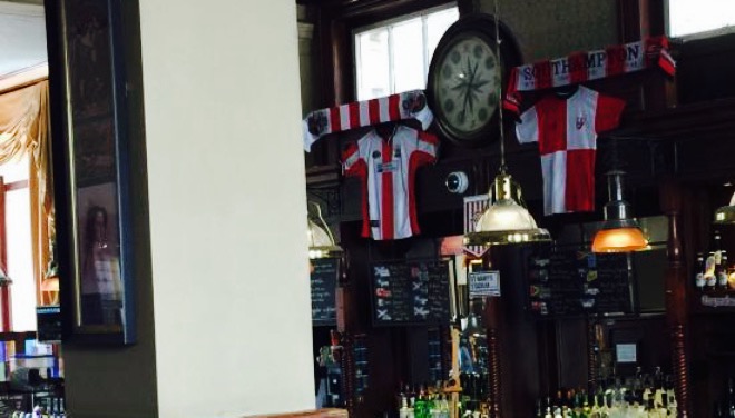 The Admiral Sir Lucius Curtis餐厅图片