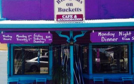 Bluegums on Bucketts