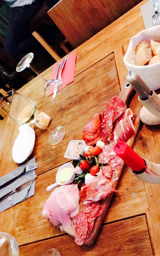 Dis Vin & Bois餐厅图片