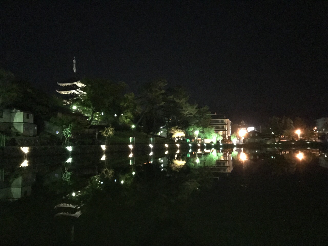 奈良猿沢池、興福寺