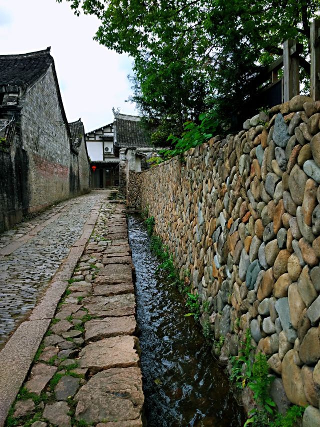 푸롱고촌