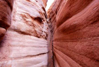 陕西波浪谷景区一日游【榆林出发直通车】【丹霞地貌博物馆——波浪谷】