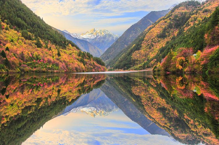 Jiuzhaigou Scenic Area (Remote natural beauty, eco-friendly stays)