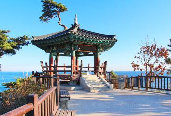 首尔雪岳山+洛山寺一日游【中文导游】【发现自然美景：参观雪岳山和洛山寺，探索韩国迷人的风景】