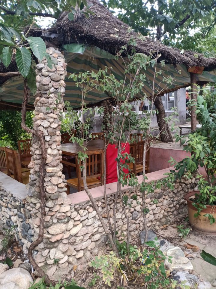 蒙山农家院正宗炒鸡店餐厅图片