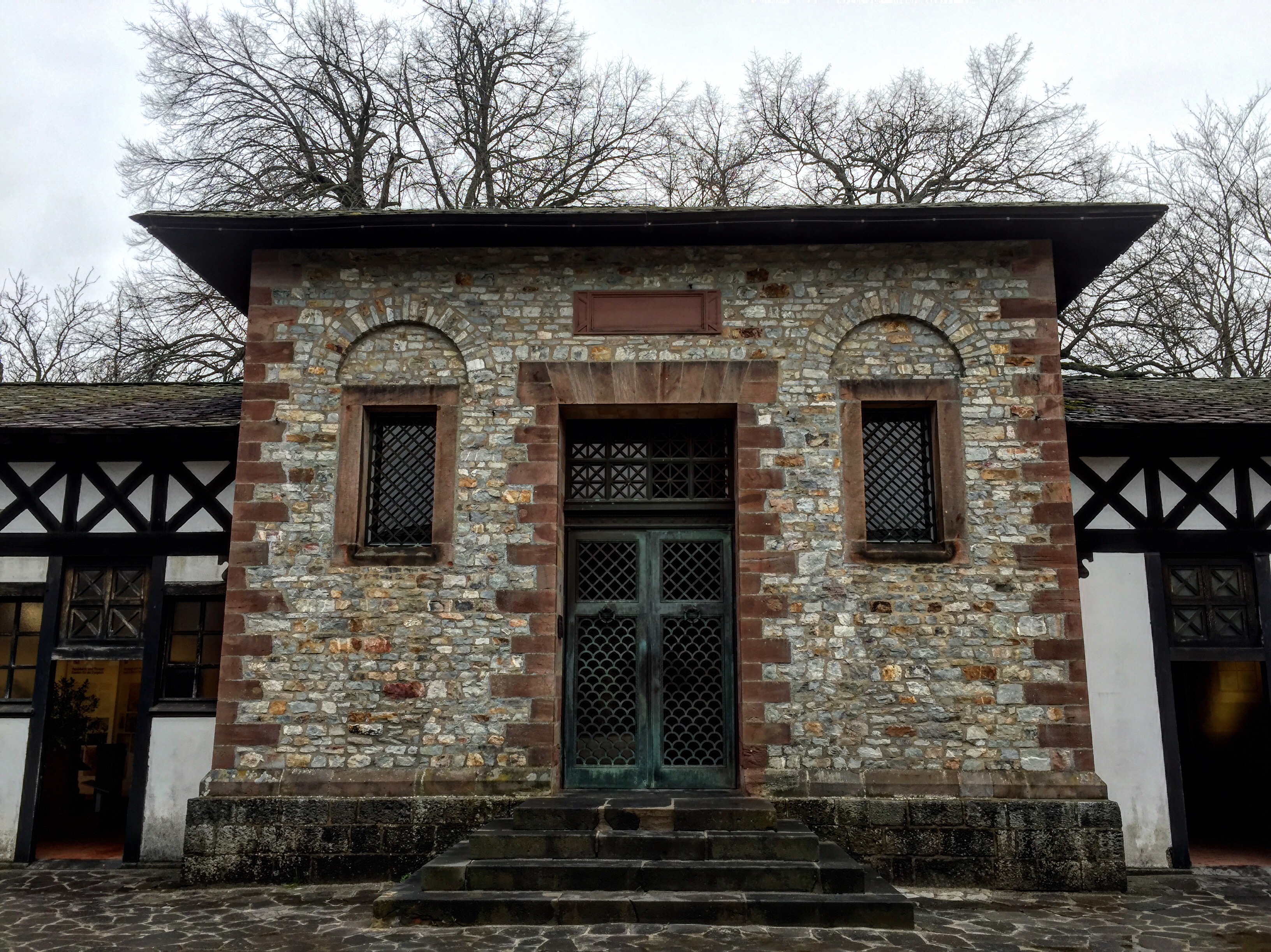 Saalburg Roman Castle And Archeology Park Travel Guidebook Must