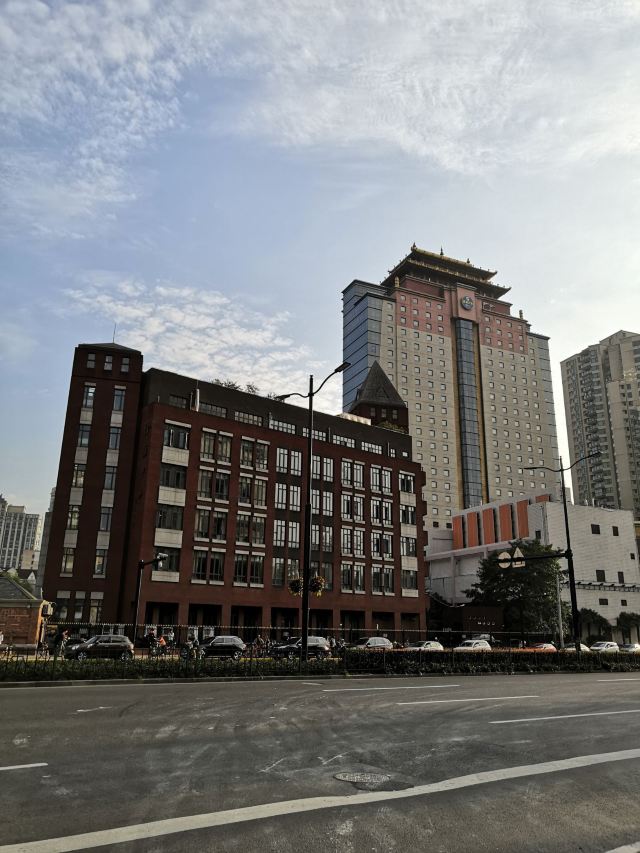 徐汇中学崇思楼