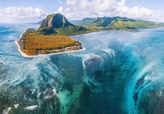 世界最神秘的瀑布，竟没有一人进入瀑布内部，1秒可流干60条黄河