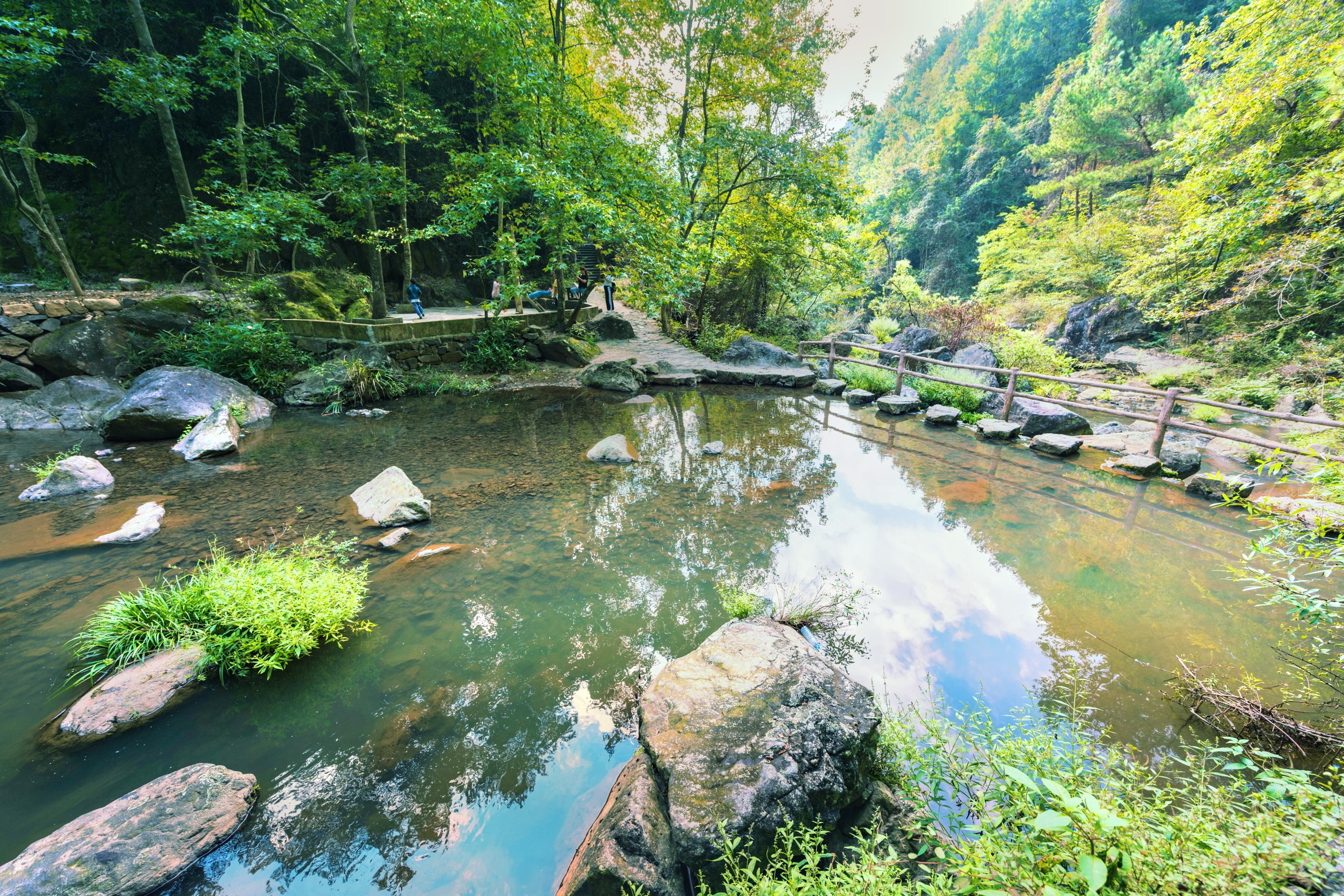 磐安水下孔景区