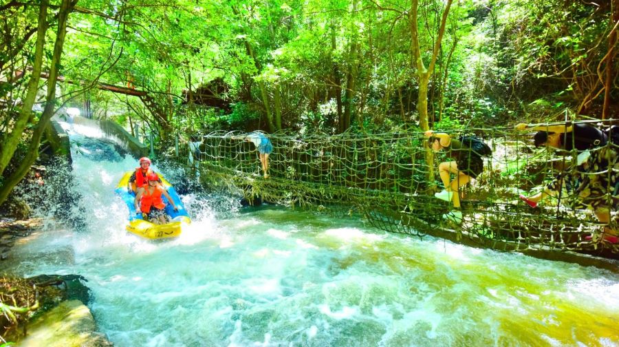 皇龙峡森林漂流