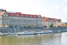 布拉格-尊敬的会员