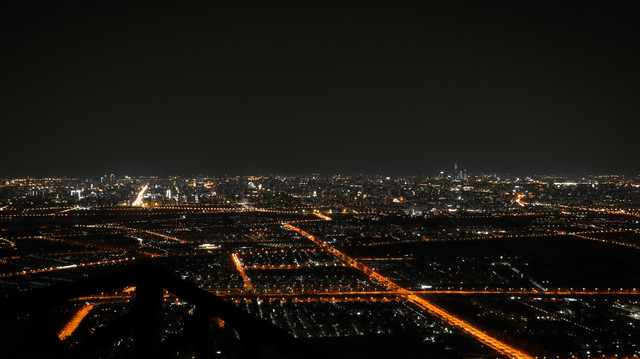 鬼笑石：几块普通山石，却成为可以俯瞰京城夜景的拍照秘境