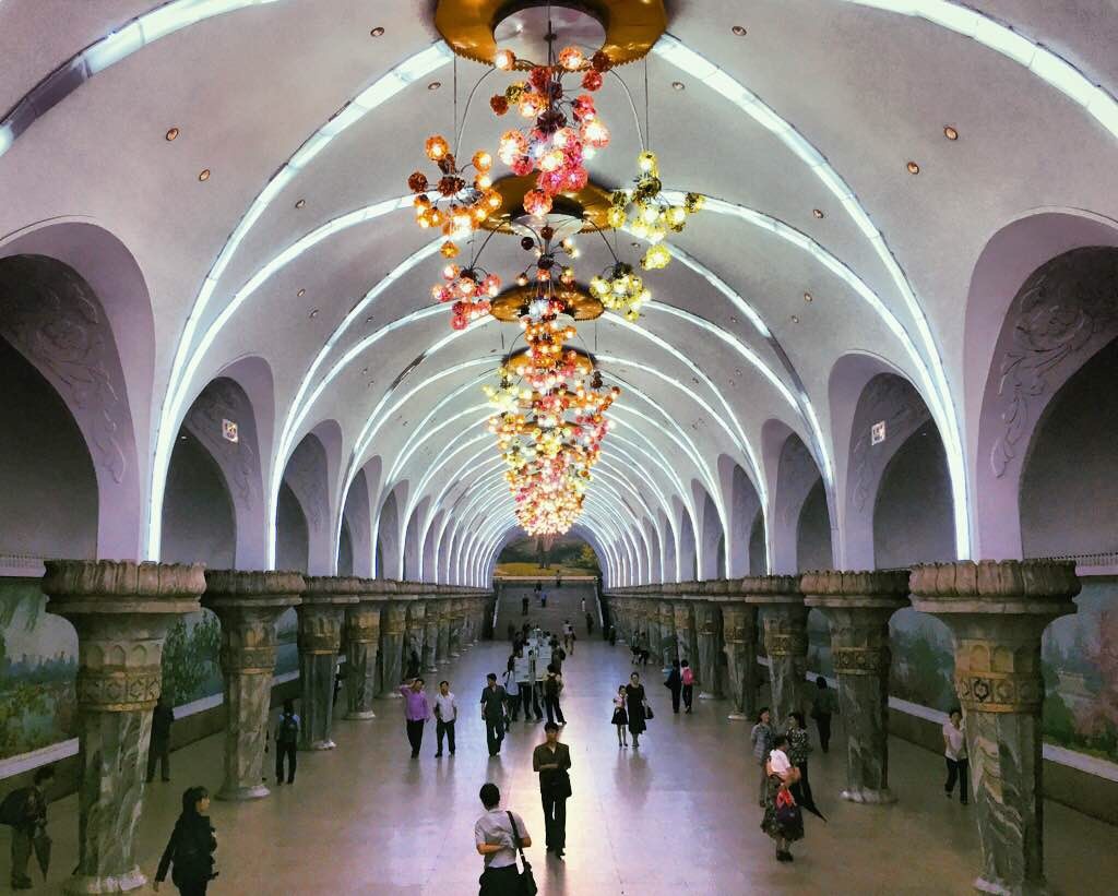 富丽堂皇的朝鲜地铁