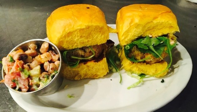 Trailhead Taphouse餐厅图片