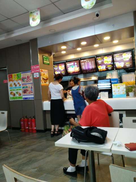 华莱士·全鸡汉堡(商业大厦店)