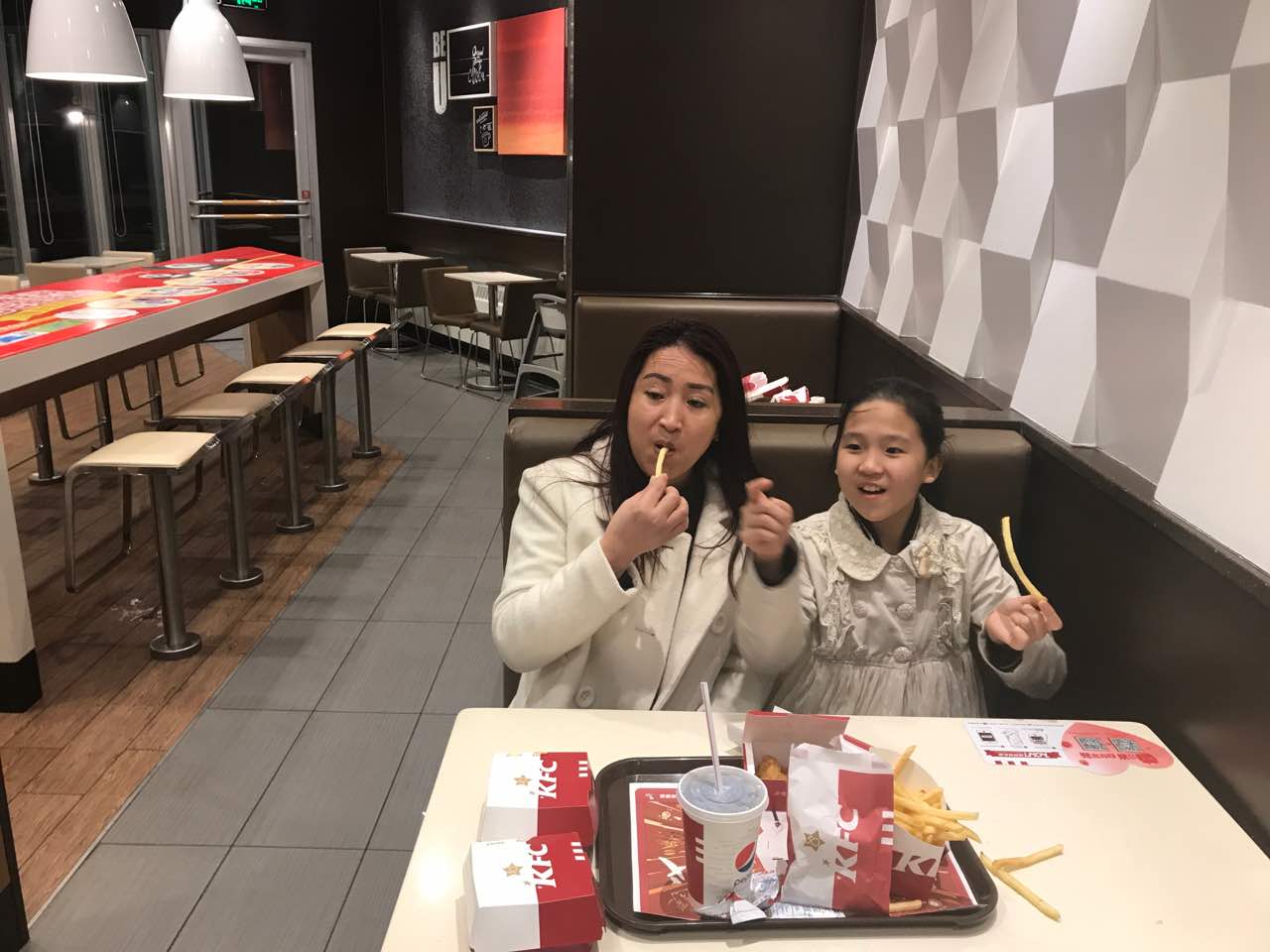 肯德基汽车穿梭餐厅(利民店)