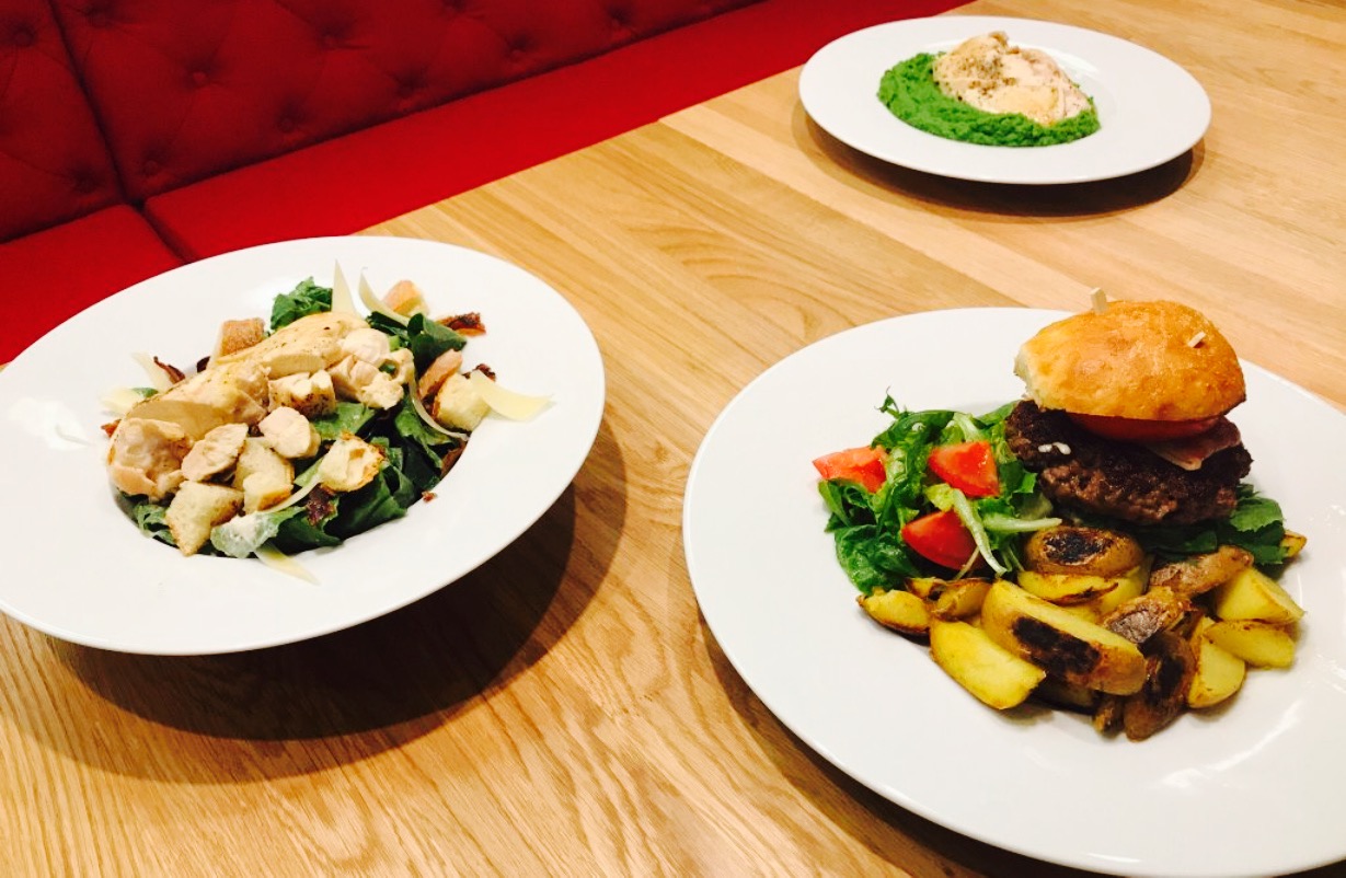 Bistro Café friends