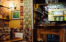 At Home bar & dinner餐厅图片
