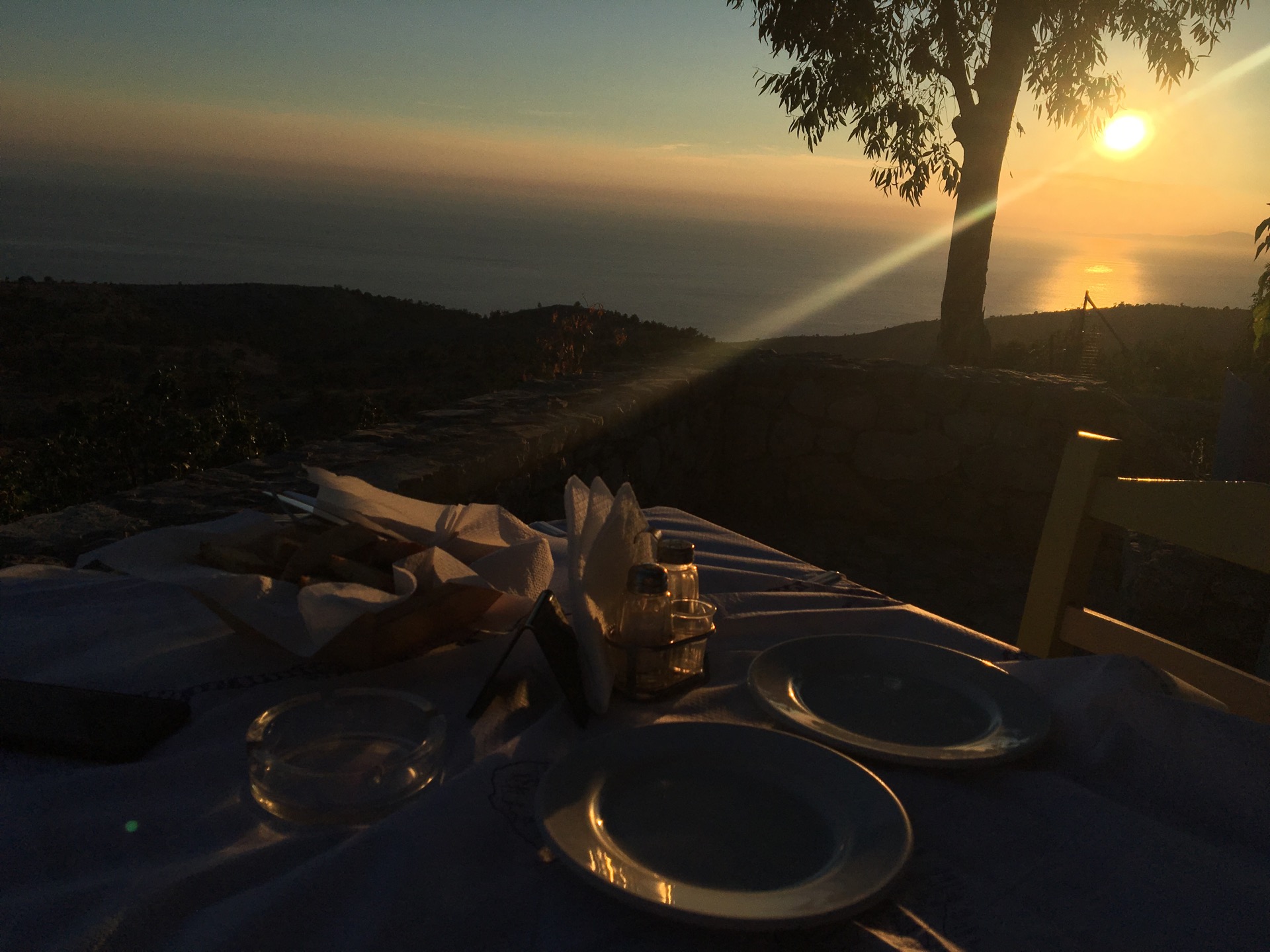 To Asteri Tavern餐厅图片