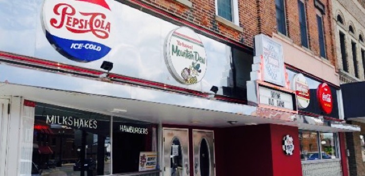 Mom's Diner & Pizzeria