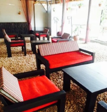 4 Points Ltd. Bar & Restaurant