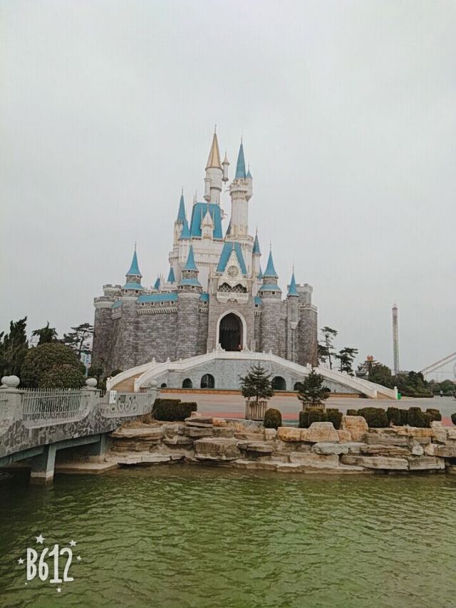 Quancheng Oulebao Menghuan Shijie - European-Themed Amusement Park
