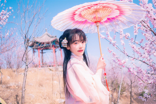在最美的四月遇见最美的长春观