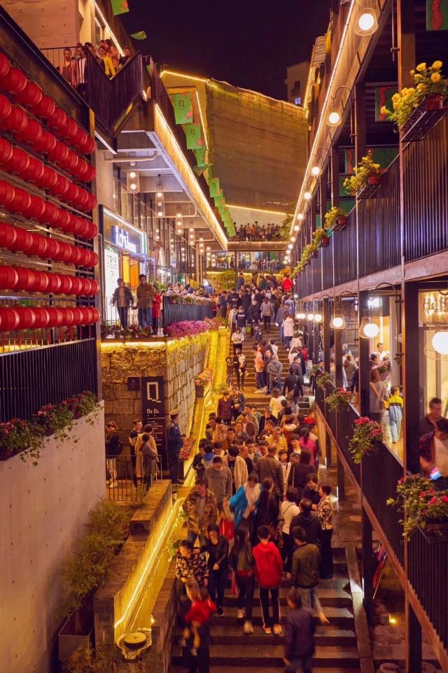Qilong Alley
