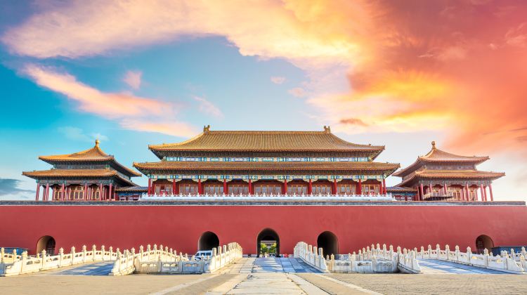 15-Day China Highlights Tour: Beijing, Chengdu Pandas, Jiuzhaigou, Chongqing, Shanghai & Suzhou

