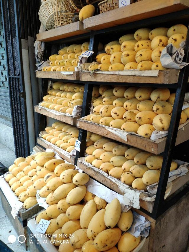 Mae Varee Fruit Shop