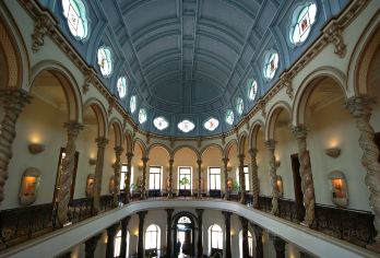 黄金快车+日内瓦湖+百达翡丽博物馆+花钟+阿里亚纳博物馆【私家团包车游 I 中英文司导 I 行程可沟通调整】