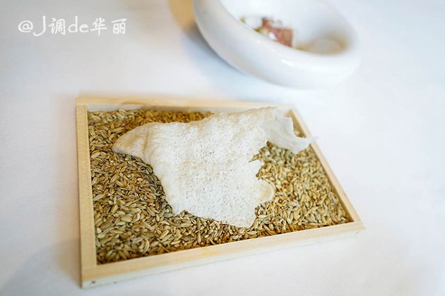 Amber(置地文華東方酒店)