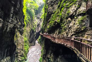 重庆816工程景区+武陵山大裂谷一日游【2-8人团】【[专业小团]绝无任何购物、无隐性消费、不看导游脸色！】