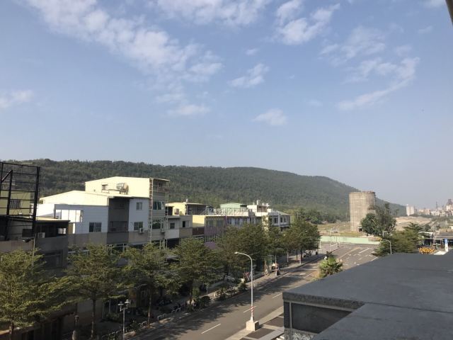 半屏山