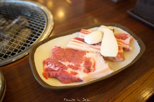 Neulbom Black Pork Roast