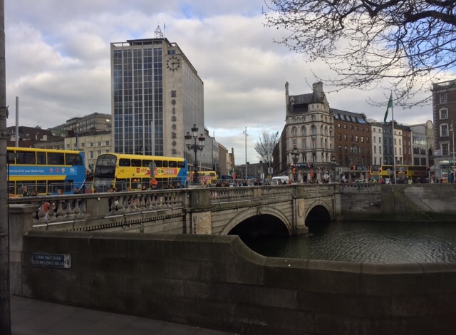 爱尔兰都柏林的母亲河一一利菲河