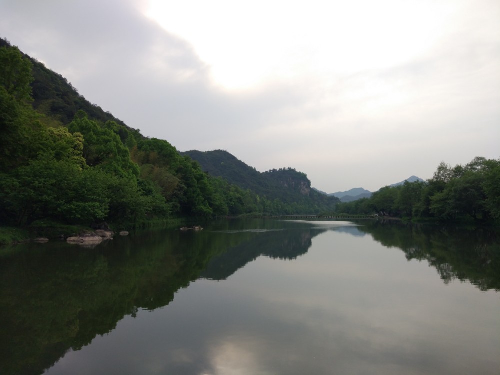 鼎湖峰