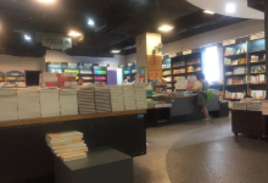 新华书店(塘栖店)购物图片