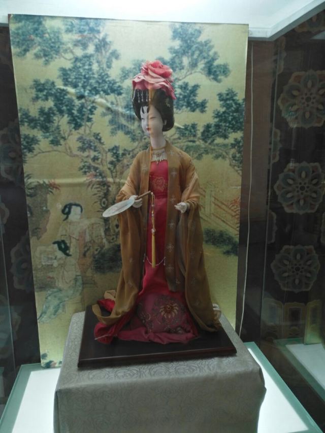 다탕푸룽위안(대당부용원)