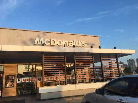 麦当劳(天津津港公路DT店)