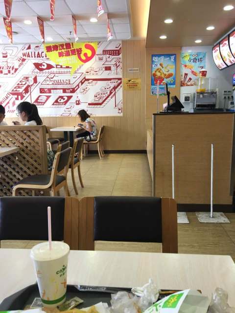 华莱士·全鸡汉堡(通城三合广场店)